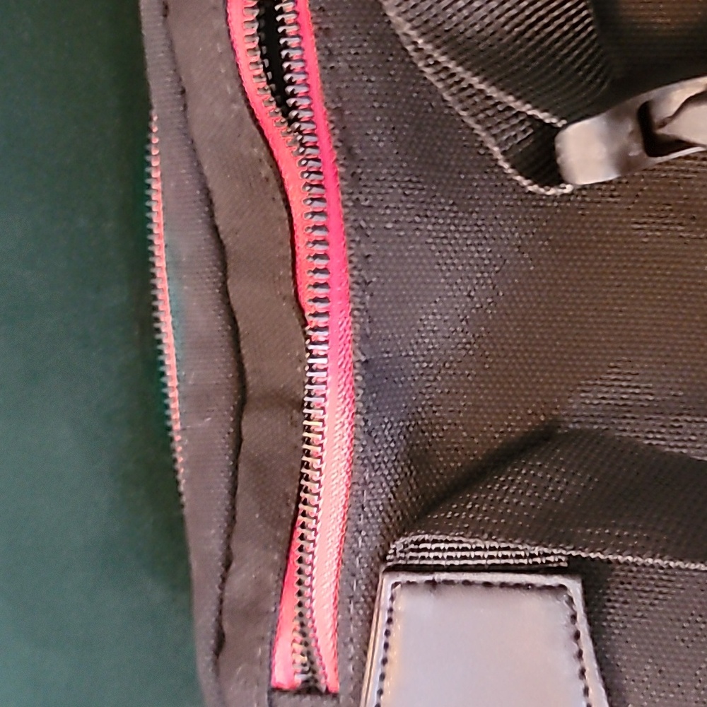 Pride fanny pack NWT - Picture 3 of 7